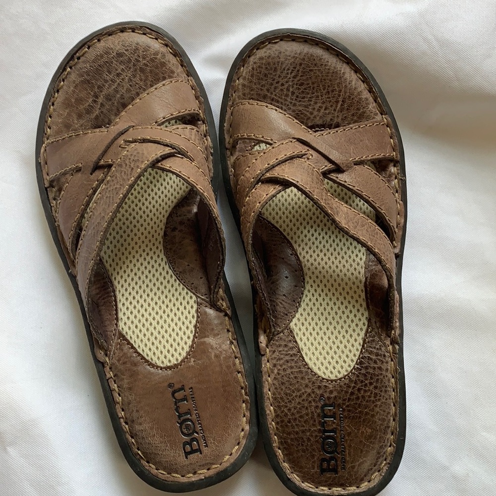 Born Women’s leather size 7/38 brown sandals